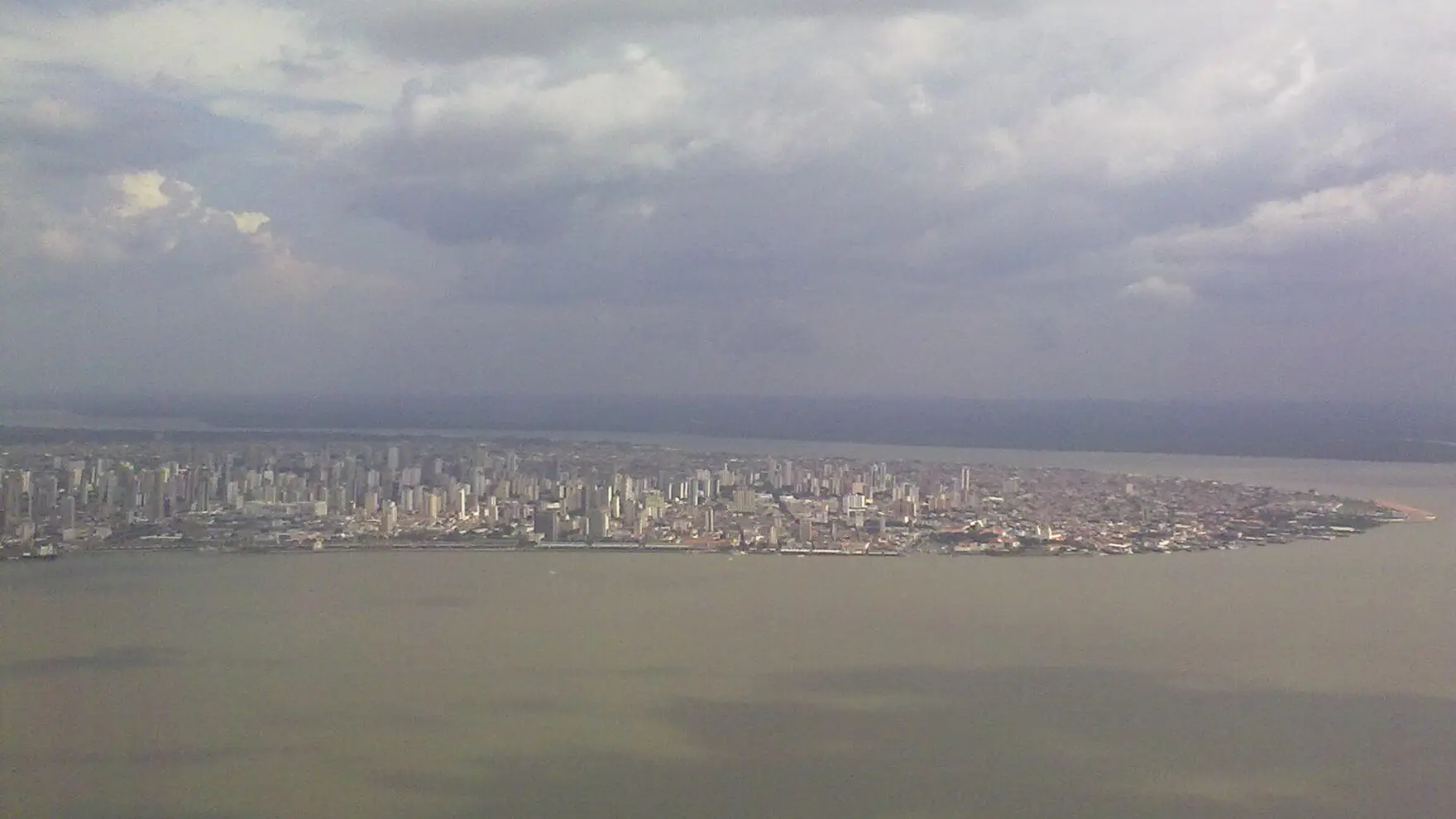 Belém vista do alto, com os prédios da área central