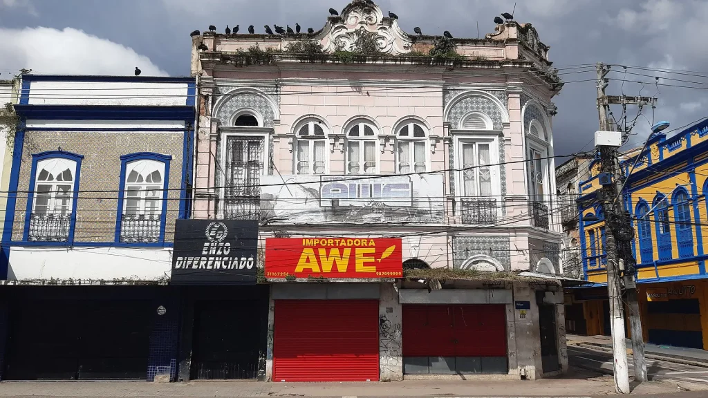 Casario antigo em frente ao Ver-o-Peso, em Belém